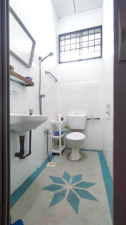 Pulai Field Aa Homestay Kangar Extérieur photo